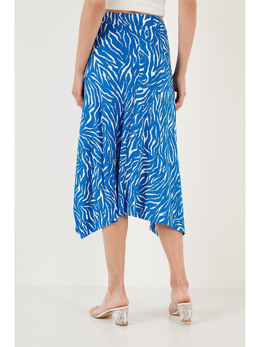 Mavi Desenli Volanlı Midi Boy Yırtmaçlı Etek 5864073-3