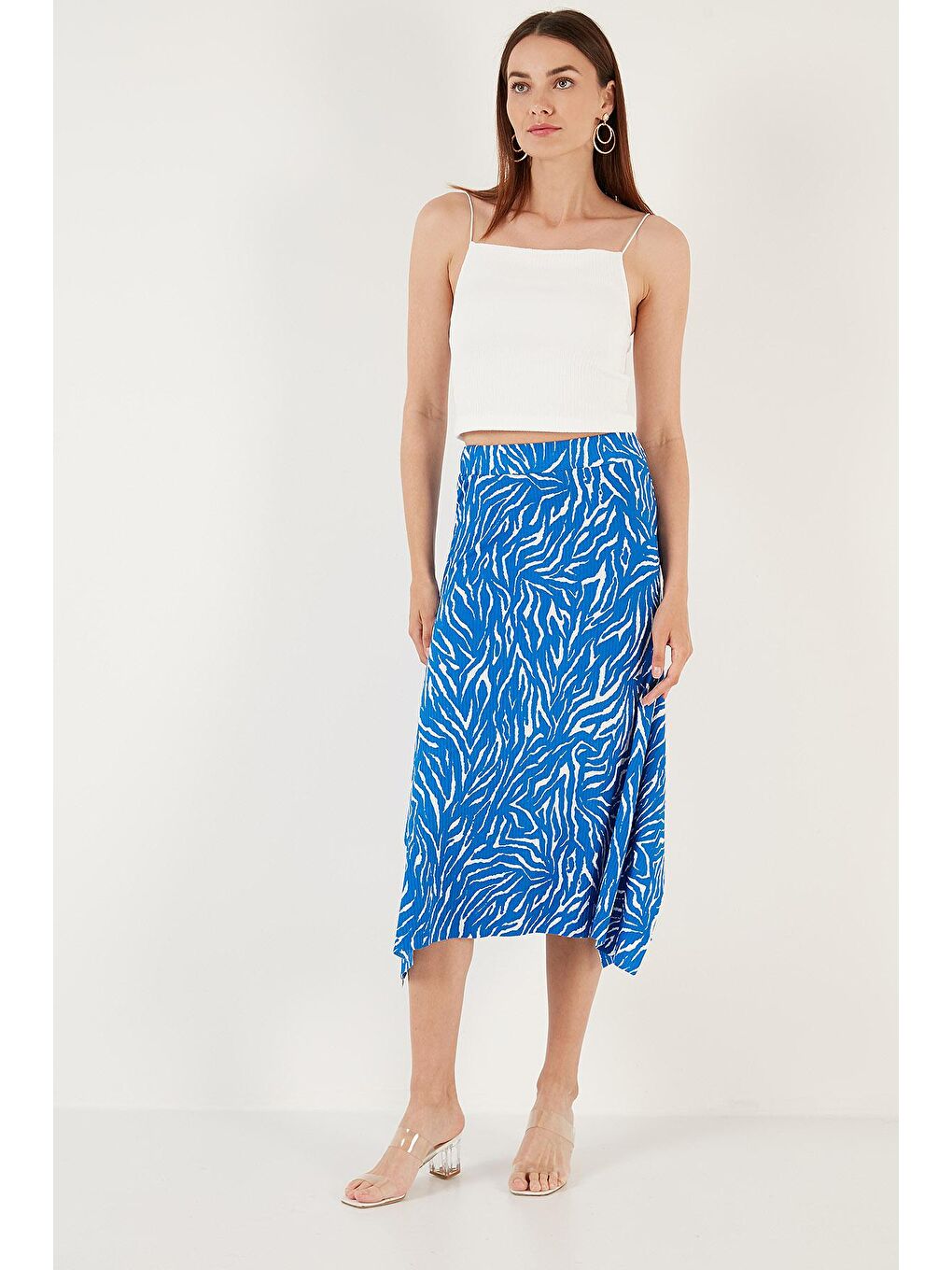 Mavi Desenli Volanlı Midi Boy Yırtmaçlı Etek 5864073-4