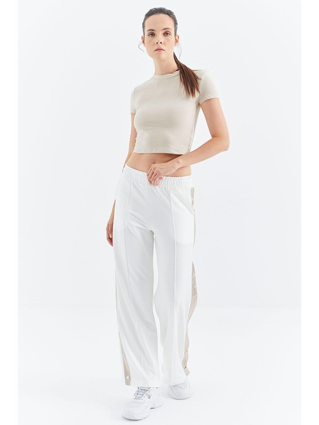 Ekru Bağcıklı Ön Dikiş Detaylı Geniş Paça Kadın Eşofman Alt - 02371-3
