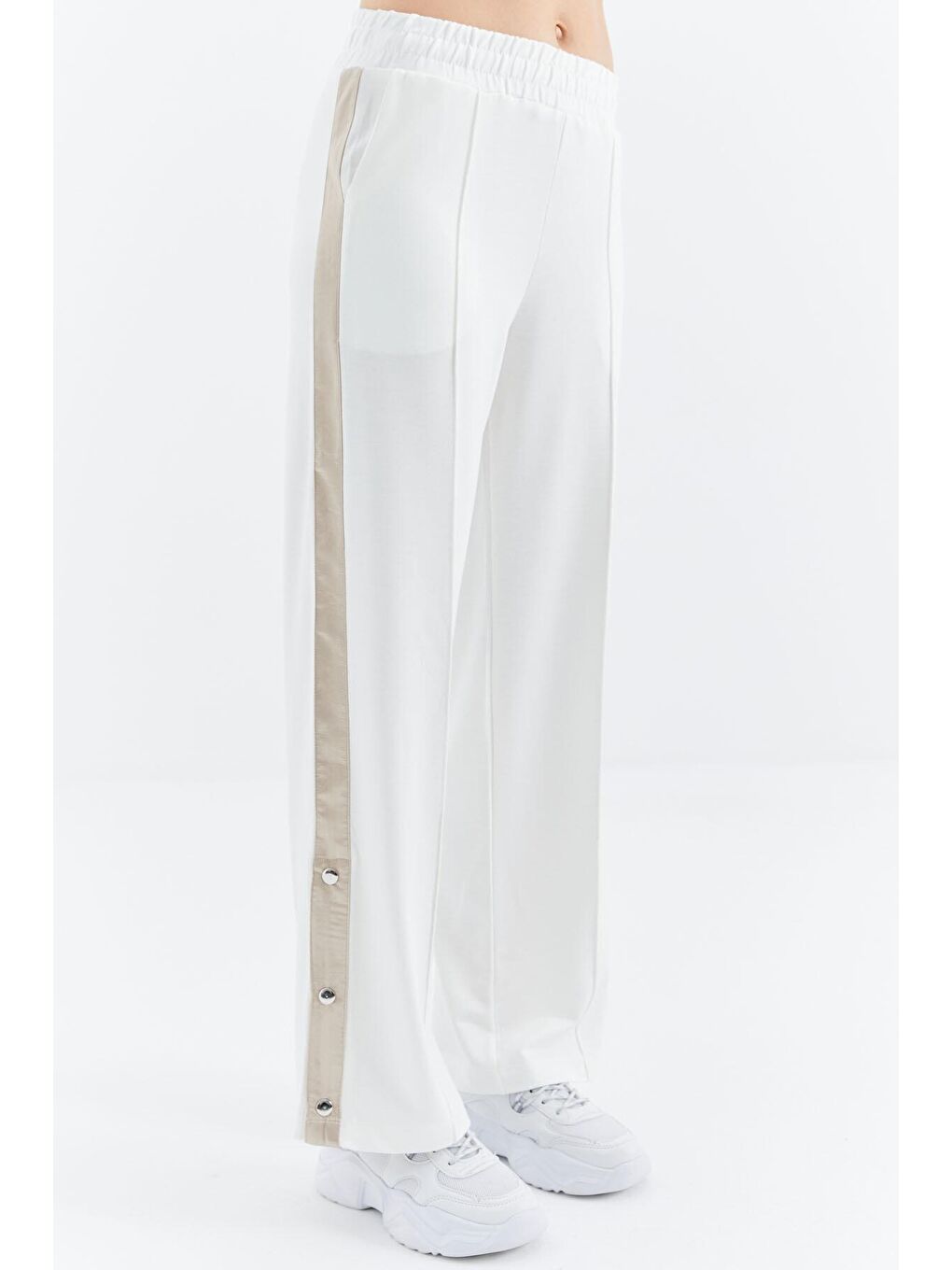 Ekru Bağcıklı Ön Dikiş Detaylı Geniş Paça Kadın Eşofman Alt - 02371-4