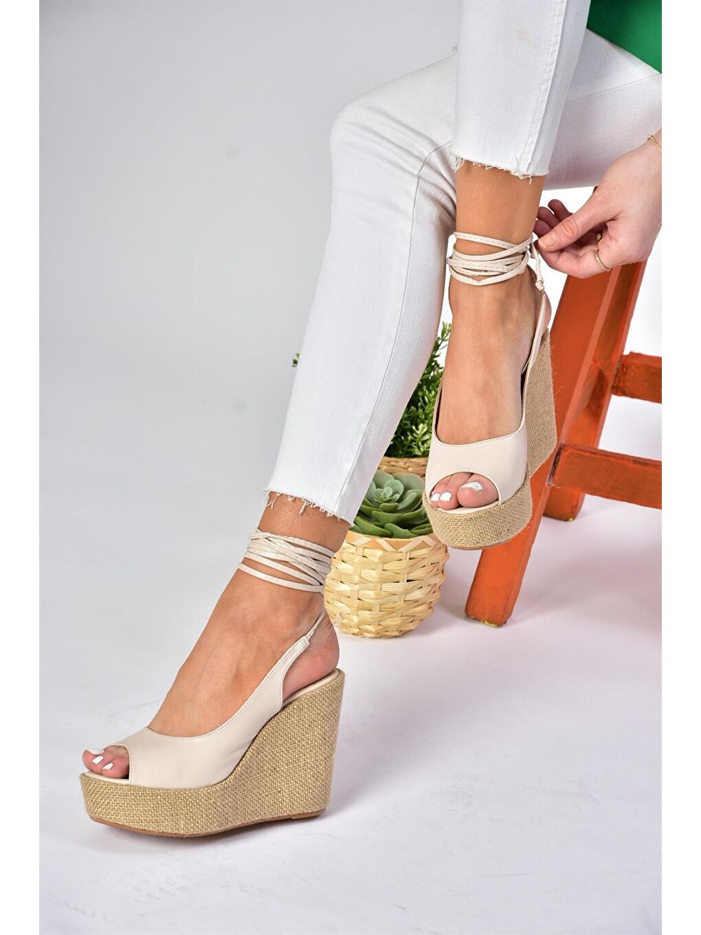 P572180809 Bej Dolgu Taban Kadın Ayakkabı-1