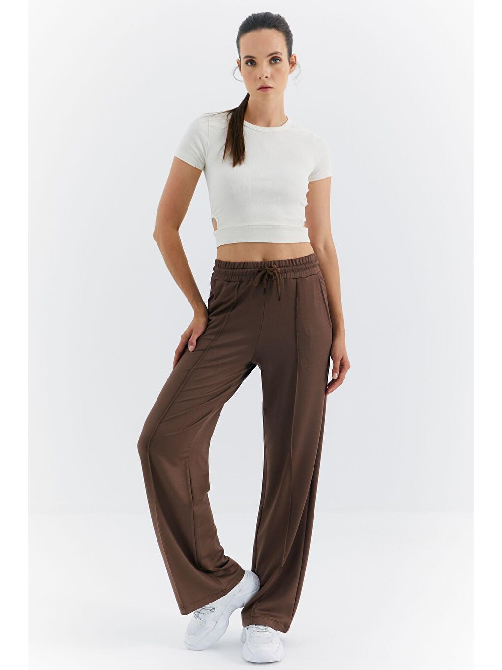 Kahverengi Bağcıklı Cep Detaylı Geniş Paça Kadın Eşofman Alt - 02370-3