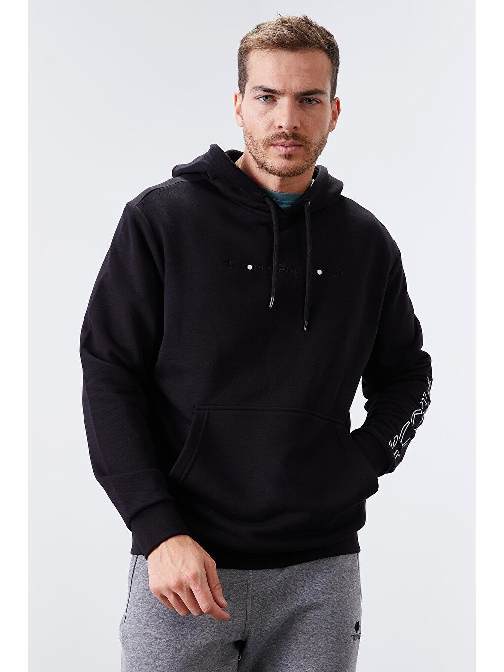 TOMMYLIFE Siyah Kol Baskılı Kapüşonlu Rahat Form Erkek Sweatshirt  - 88038 - 4