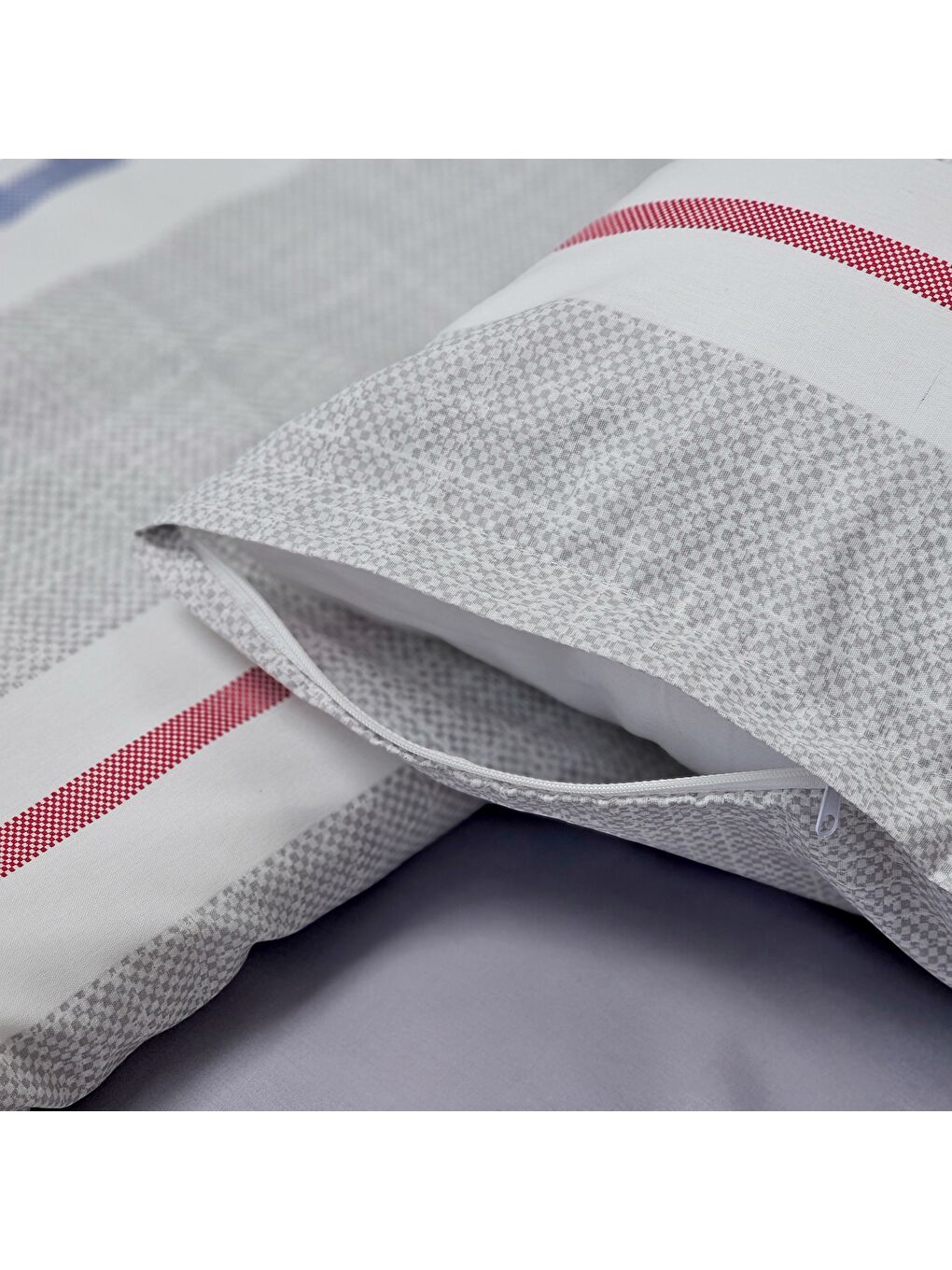 Karışık Tek Kişilik %100 Pamuk Gri Nevresim Takımı | Mavi & Kırmızı Çizgili | 3 Parça | Yumuşak Dokulu-3