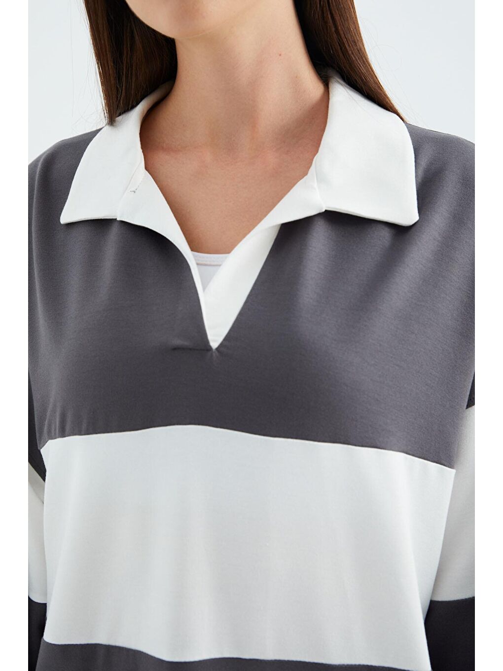 Koyu Gri Polo Yaka Renk Bloklu Oversize Kadın Sweatshirt - 02377-3