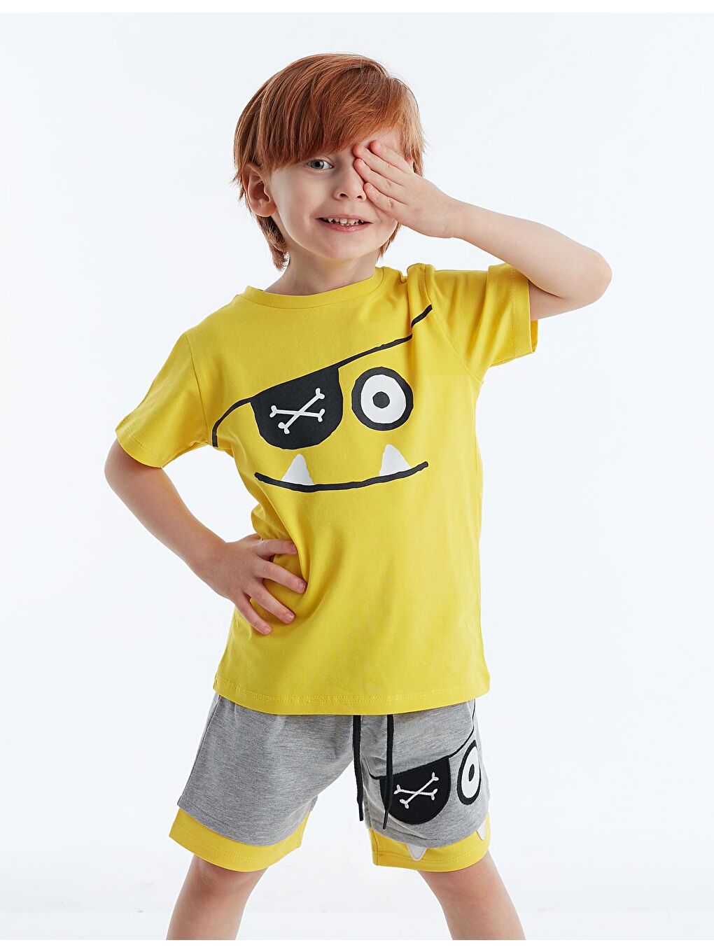 Karışık Dişlek Korsan Erkek Çocuk Şort Takım