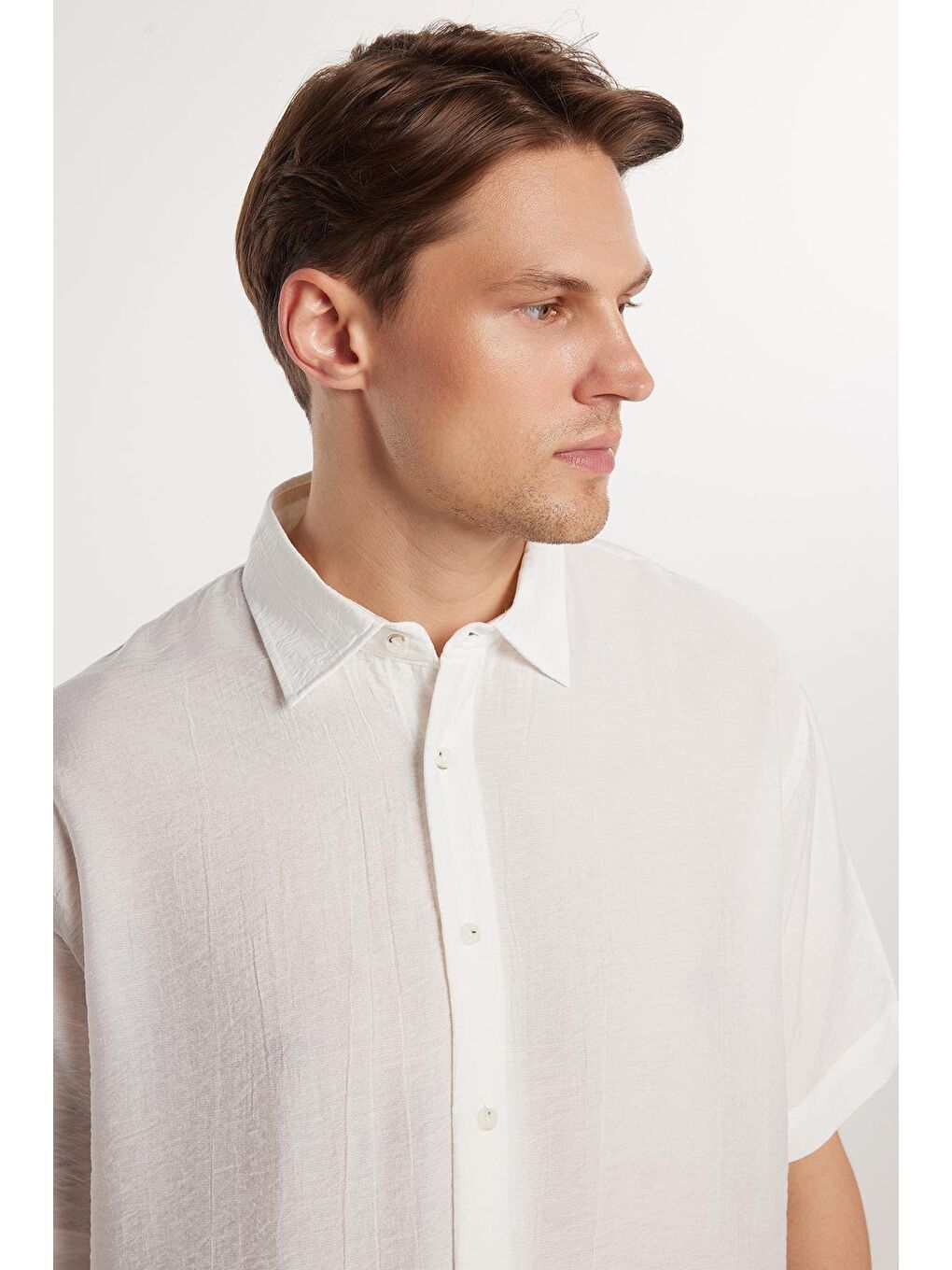 Oversize Mevsimlik Keten Dokulu Bol Kalıp Kısa Kollu Rahat Kullanım Erkek Ekru Gömlek-1