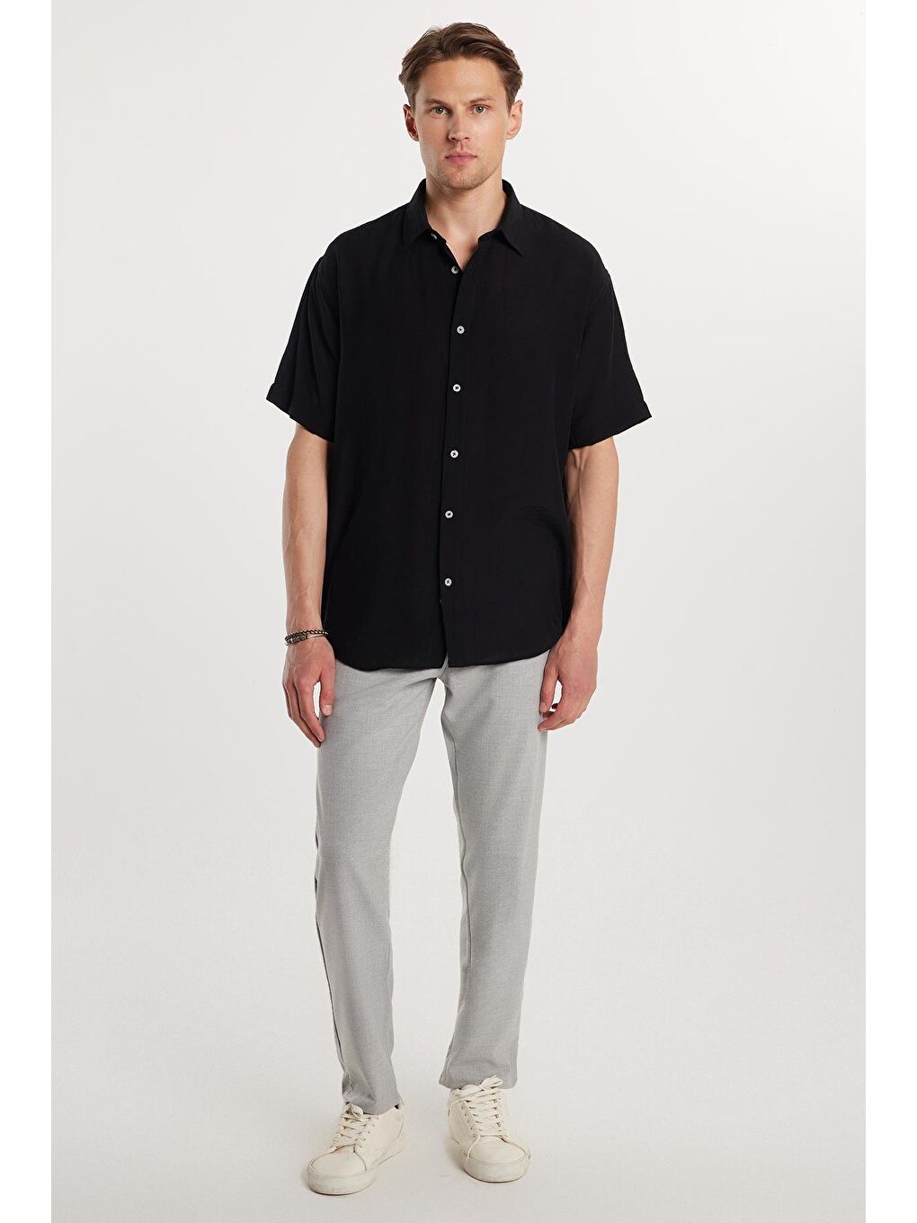 Oversize Mevsimlik Keten Dokulu Bol Kalıp Kısa Kollu Rahat Kullanım Erkek Siyah Gömlek-3