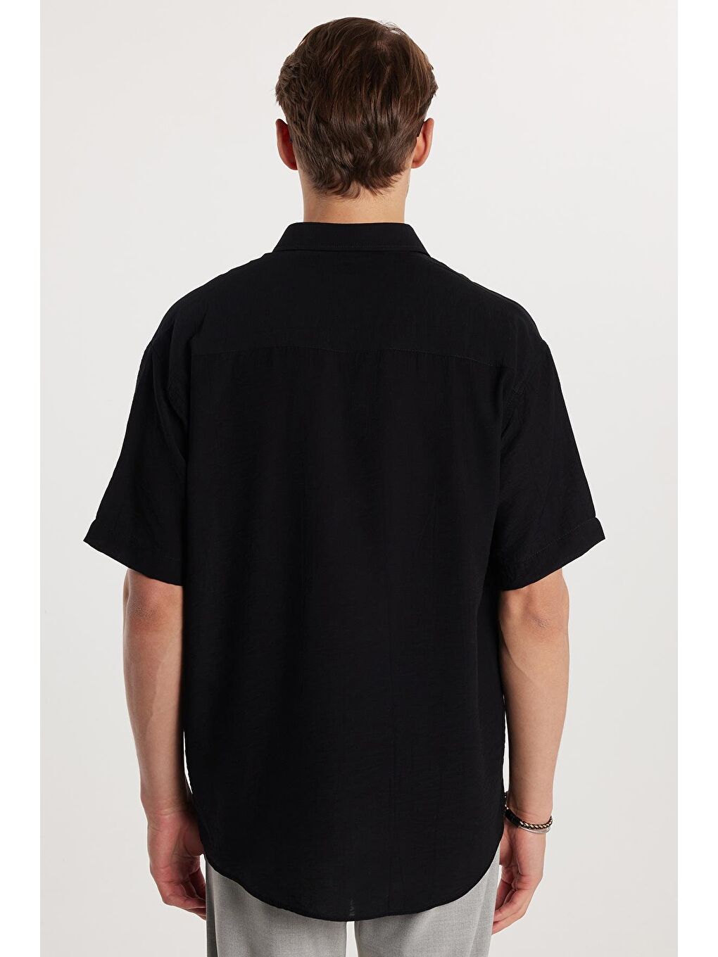 Oversize Mevsimlik Keten Dokulu Bol Kalıp Kısa Kollu Rahat Kullanım Erkek Siyah Gömlek-4