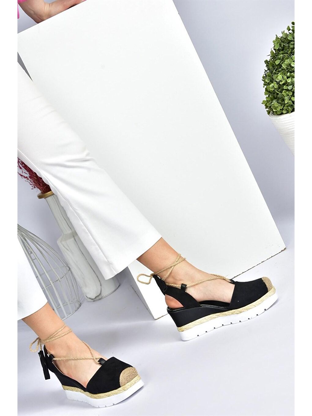 M996138502 Siyah Dolgu Taban Kadın Ayakkabı-1