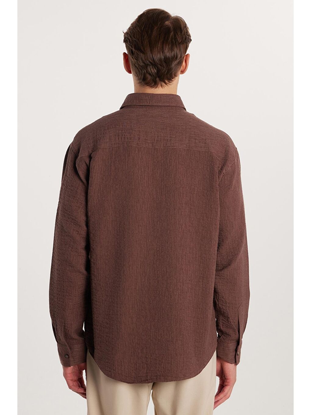 Erkek Relax Fit Rahat Kesim Pamuklu Keten Doku Tek Cepli Kahverengi Gömlek-4