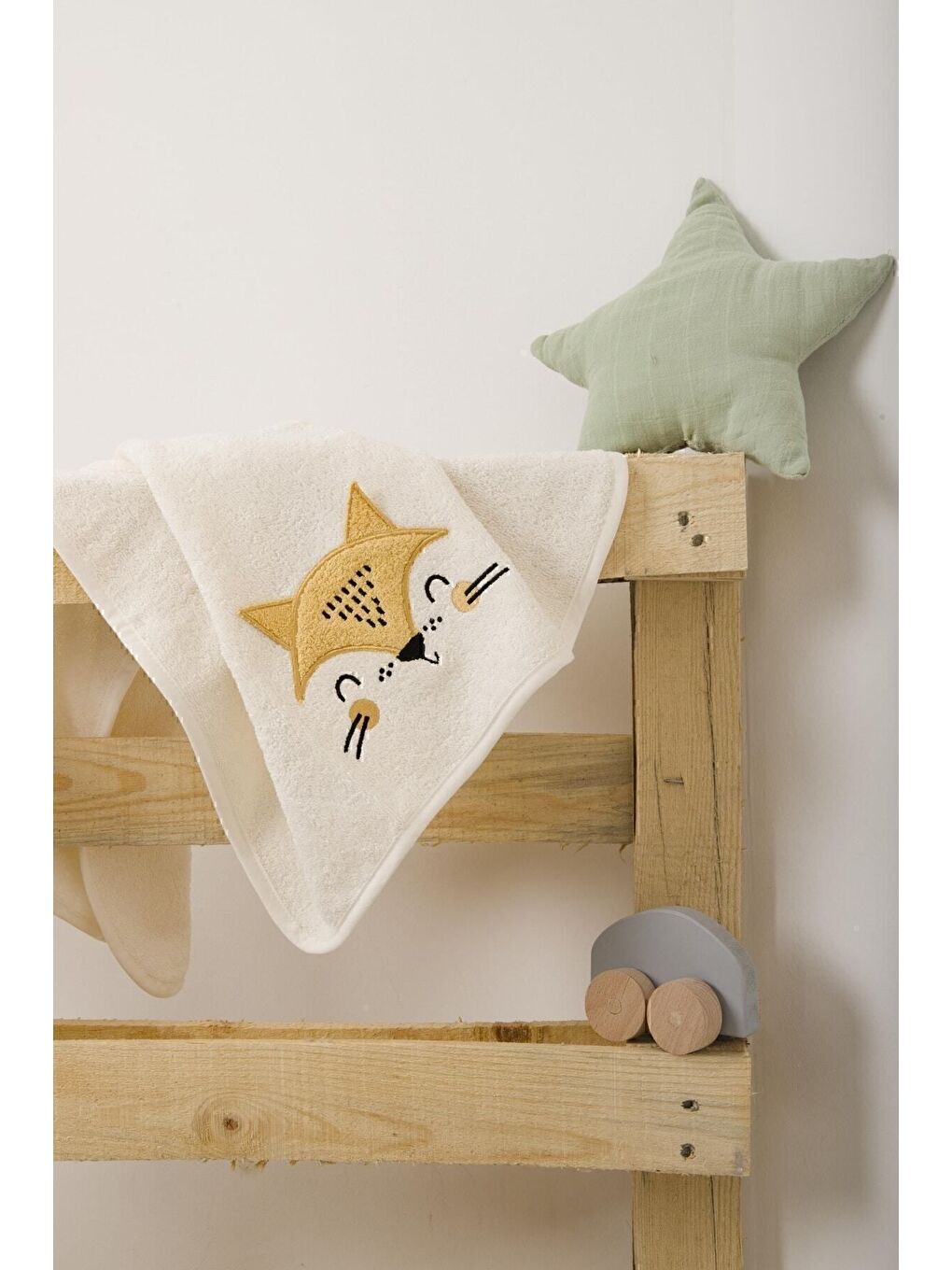 Ekru Foxy Havlu 50x75-2