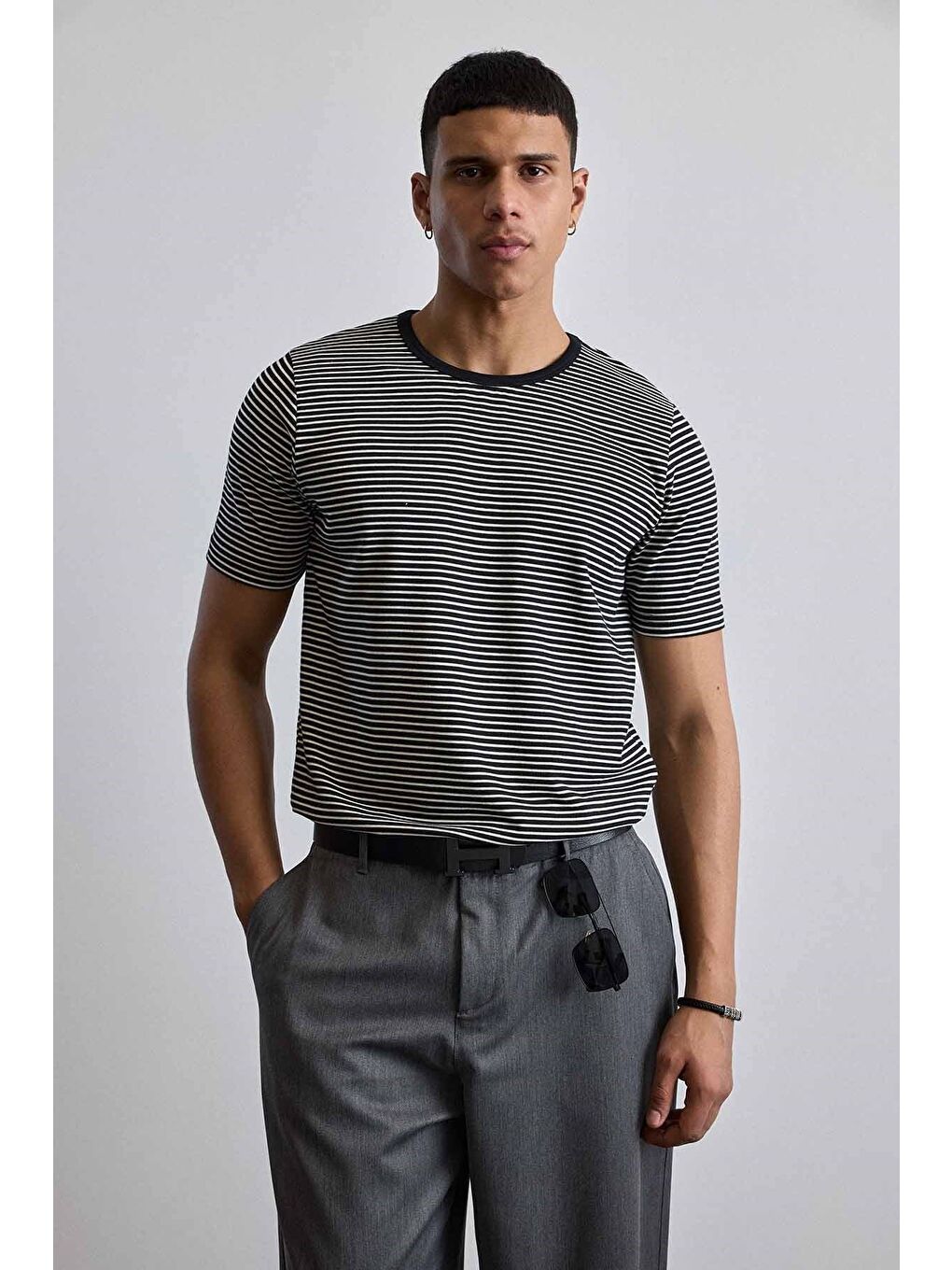 Erkek Regular Fit Çizgili Basic T-Shirt Siyah-2