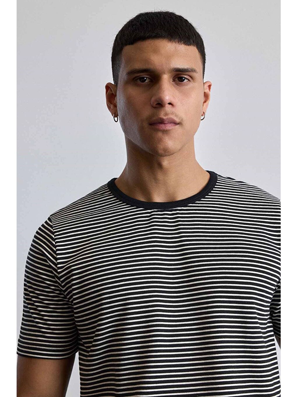 Erkek Regular Fit Çizgili Basic T-Shirt Siyah-3