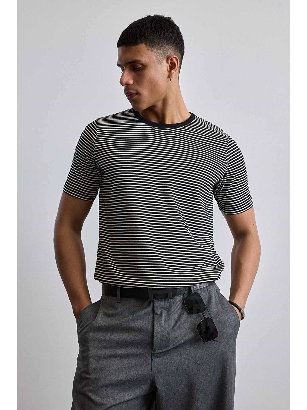 Erkek Regular Fit Çizgili Basic T-Shirt Siyah-4