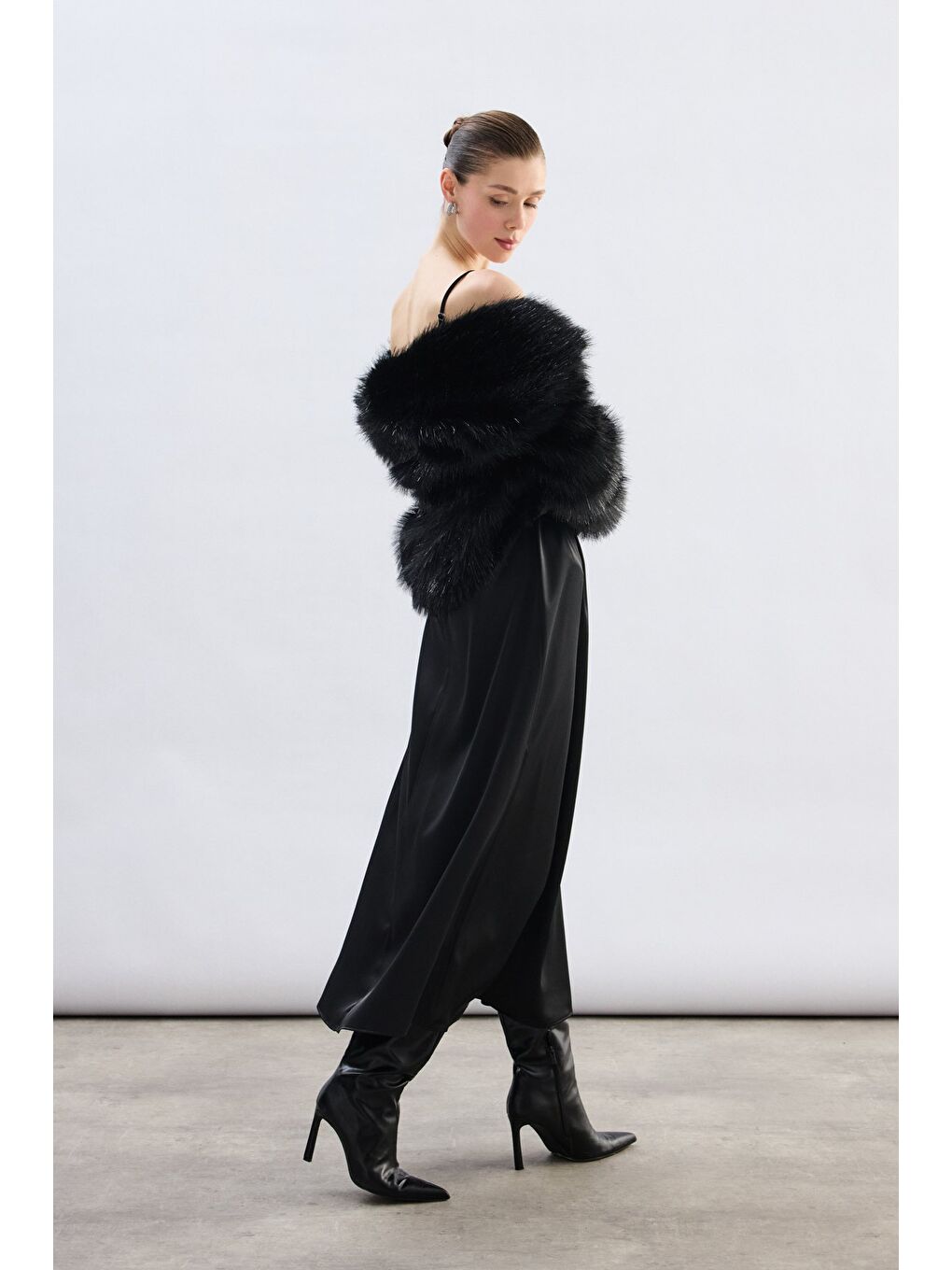 Geniş Yakalı Simli Kürk - Siyah-2