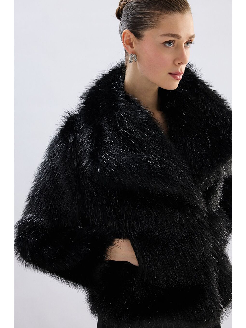 Geniş Yakalı Simli Kürk - Siyah-4