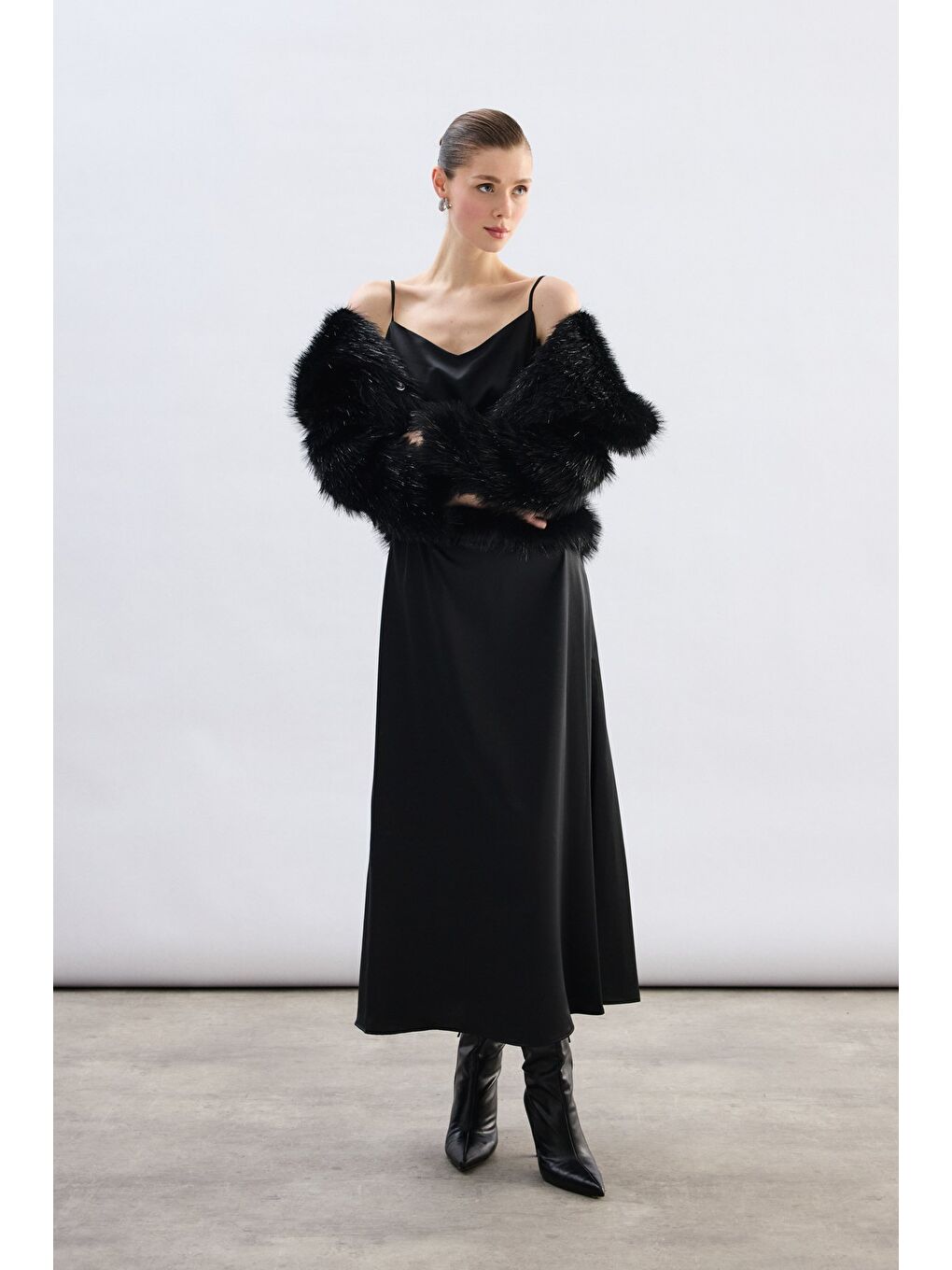 Geniş Yakalı Simli Kürk - Siyah-6