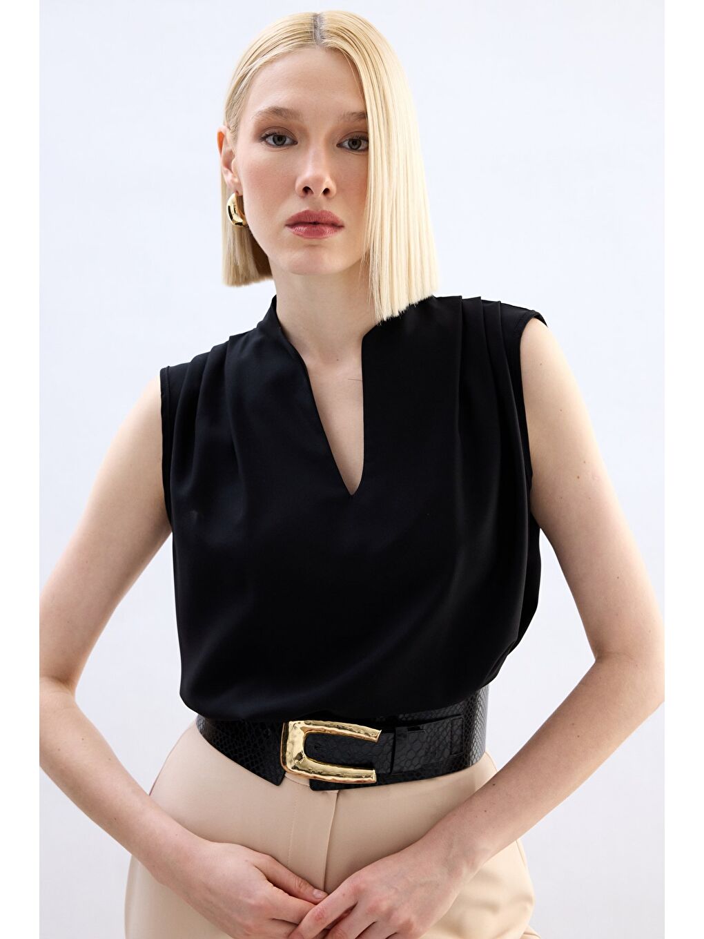 Hakim Yaka Kolsuz Bluz - Siyah-4