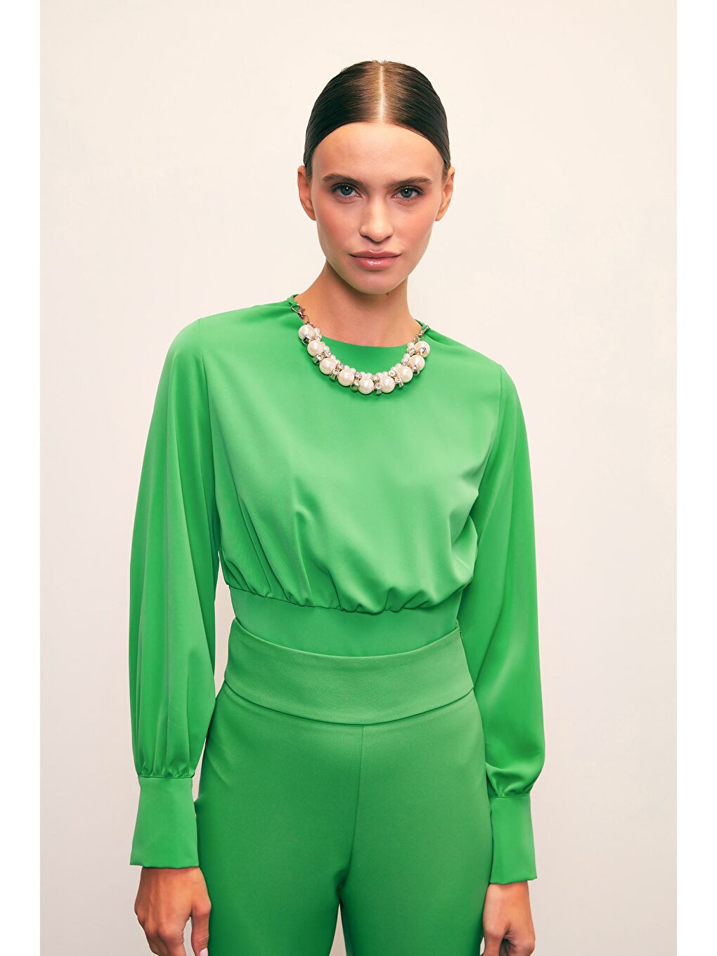 Kolye Detaylı Crop Bluz - Yeşil-2