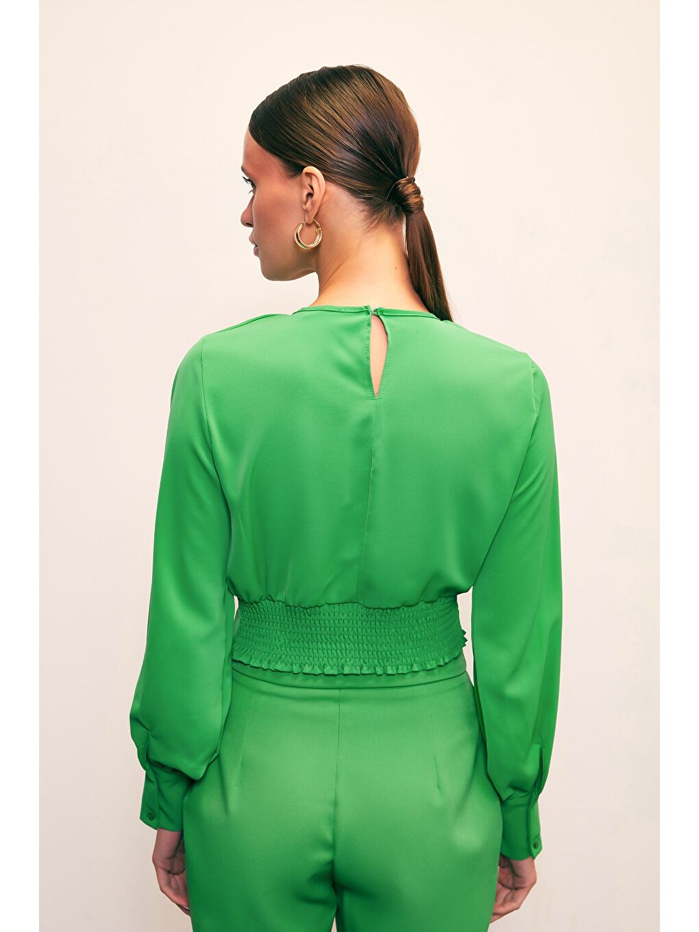 Kolye Detaylı Crop Bluz - Yeşil-5