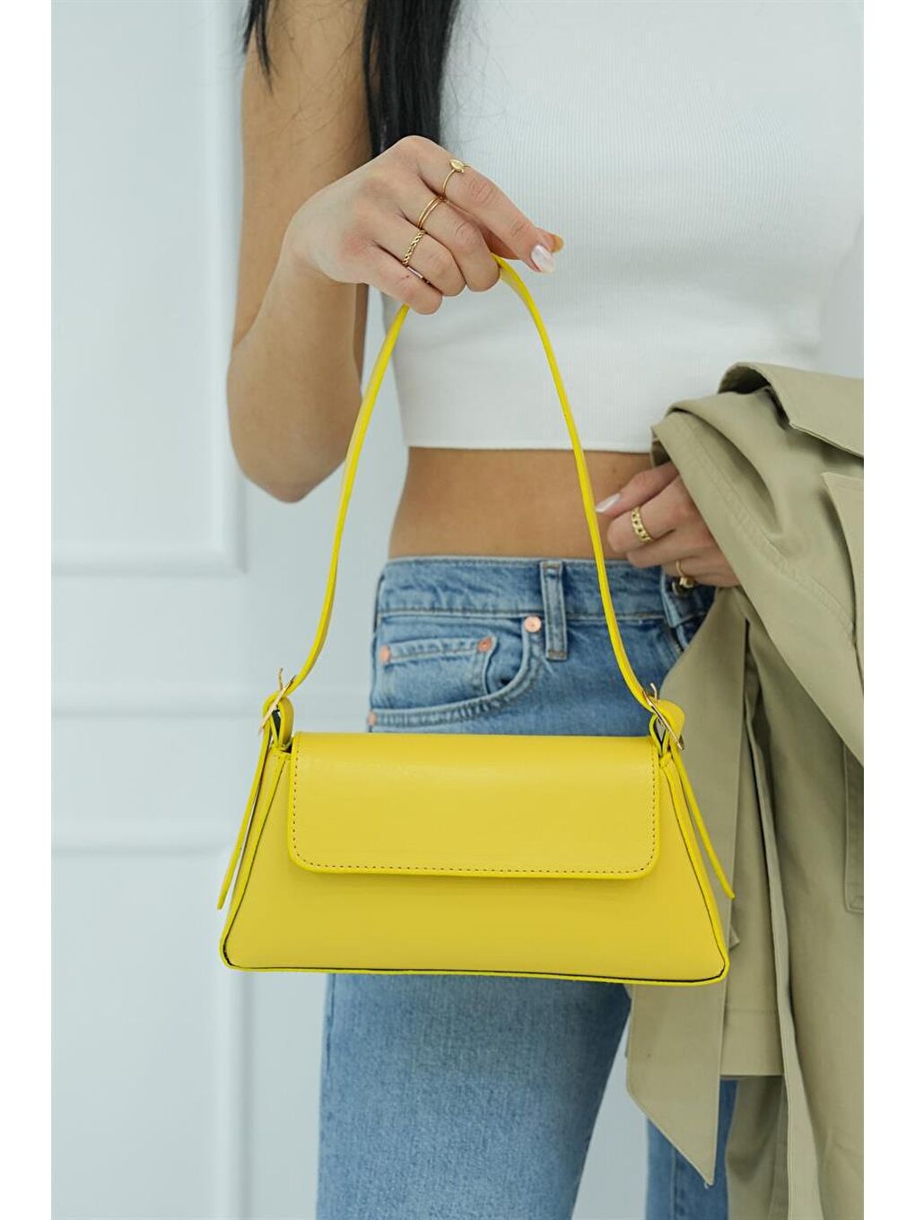 Alba Sade Tasarım Kapaklı Kadın Kol Çantası - Sarı