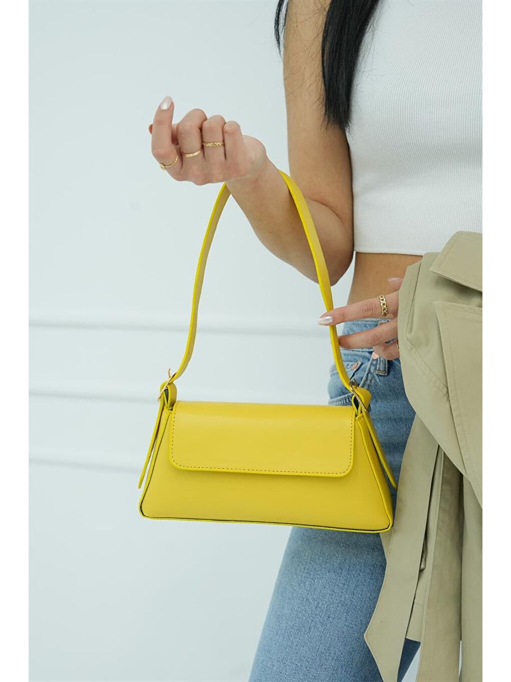 Alba Sade Tasarım Kapaklı Kadın Kol Çantası - Sarı-1