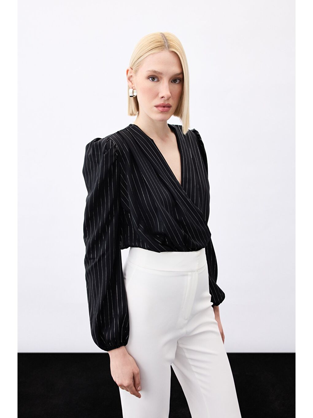 Parlak Çizgili Bodysuit Bluz - Siyah-2