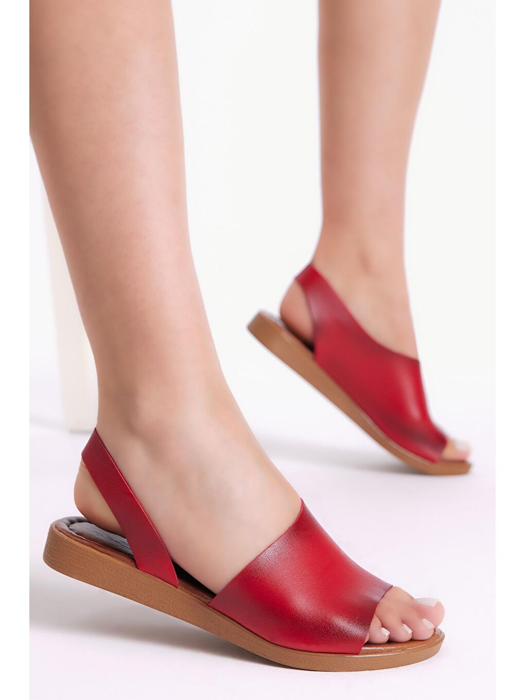 Kadın Kırmızı Rahat Kalıp Önü Açık Sandalet-1