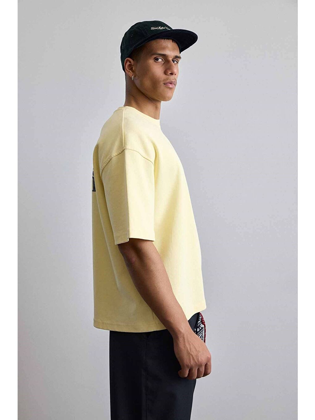 Erkek Oversize Yıkamalı Arkası Baskılı T-Shirt Sarı-5