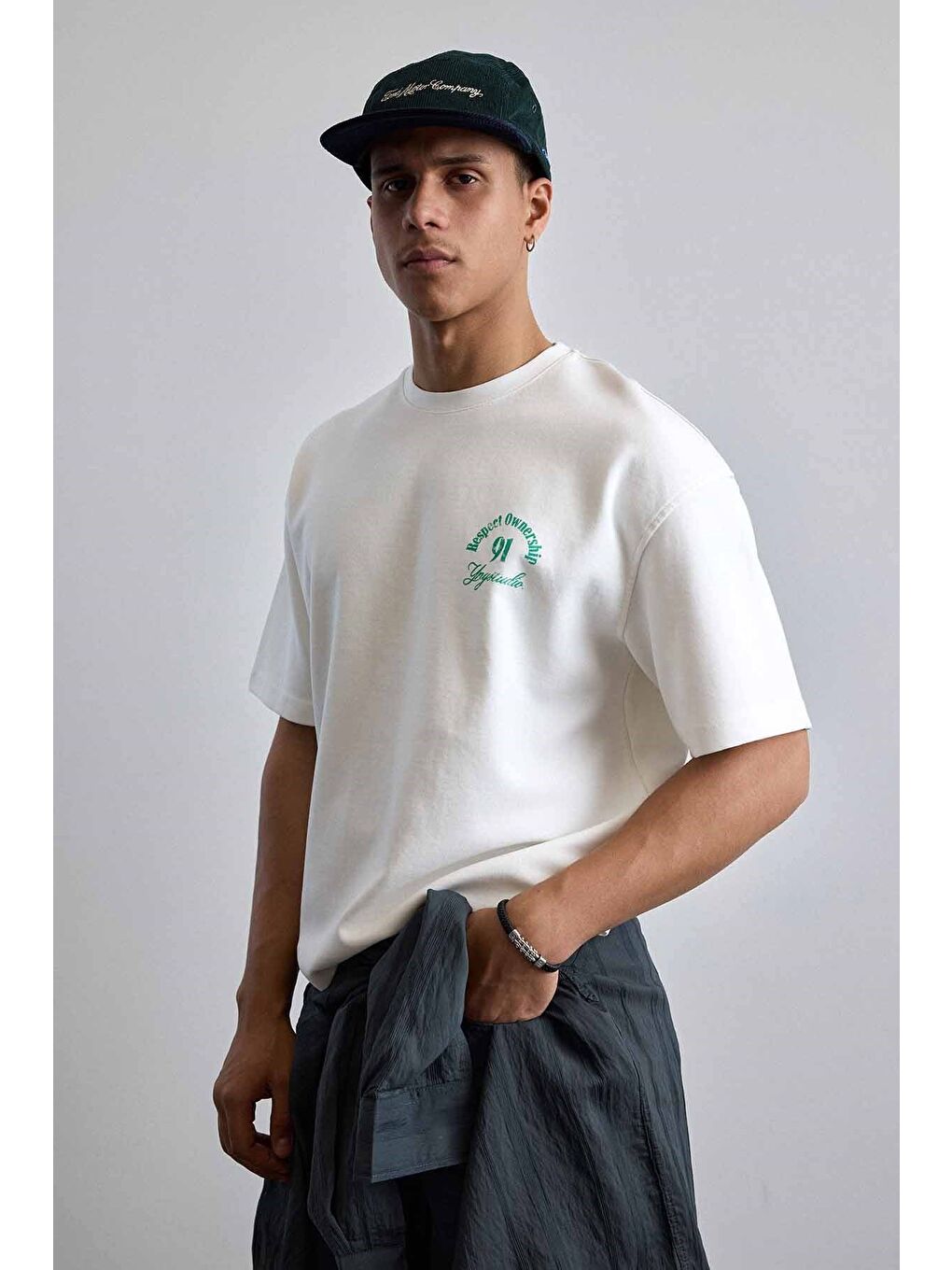 Erkek Oversize Yıkamalı Arkası Baskılı T-Shirt Ekru-5