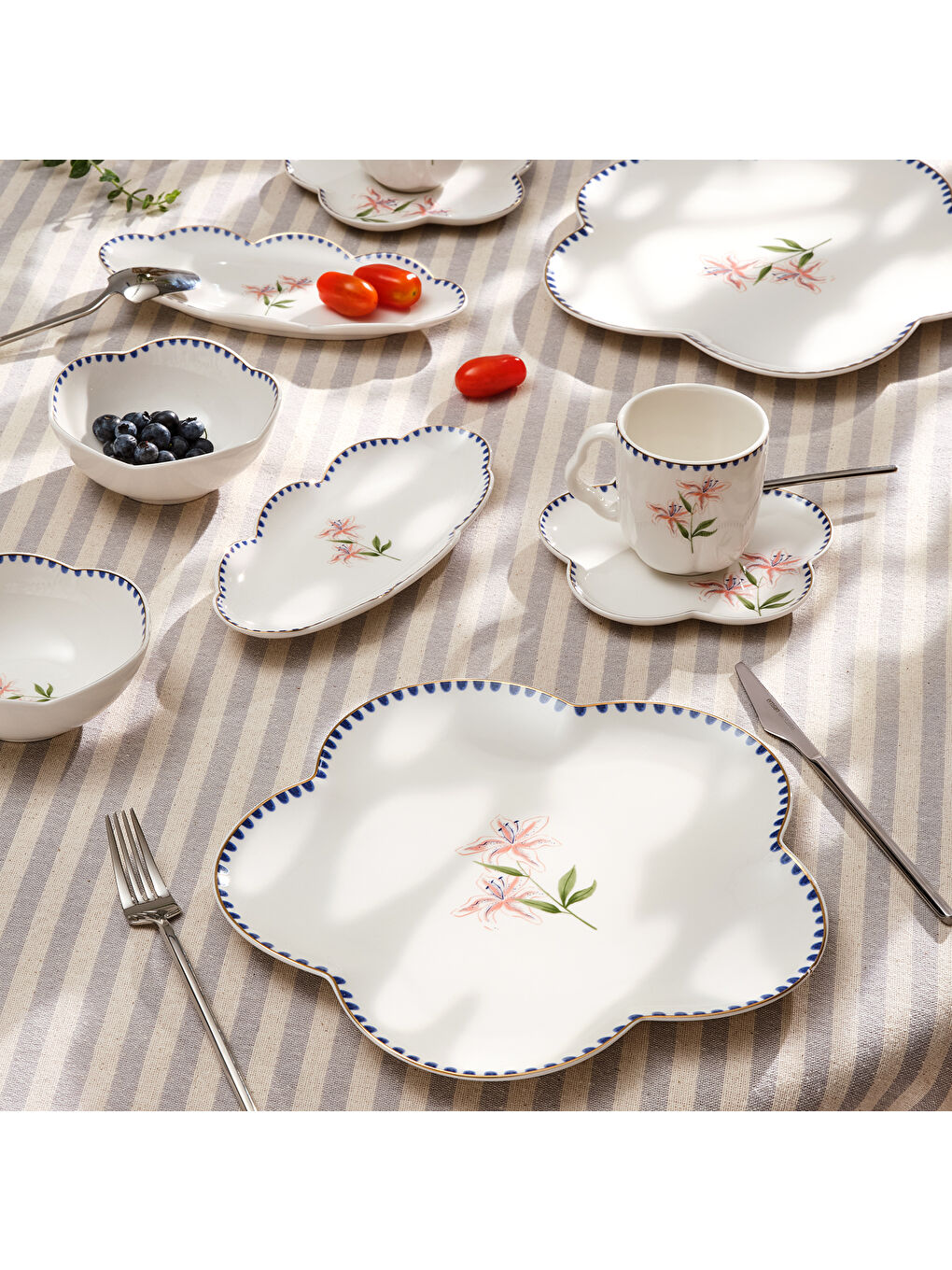 Beyaz Lilium Porselen 32 Parça 6 Kişilik Kahvaltı/Servis Takımı-6