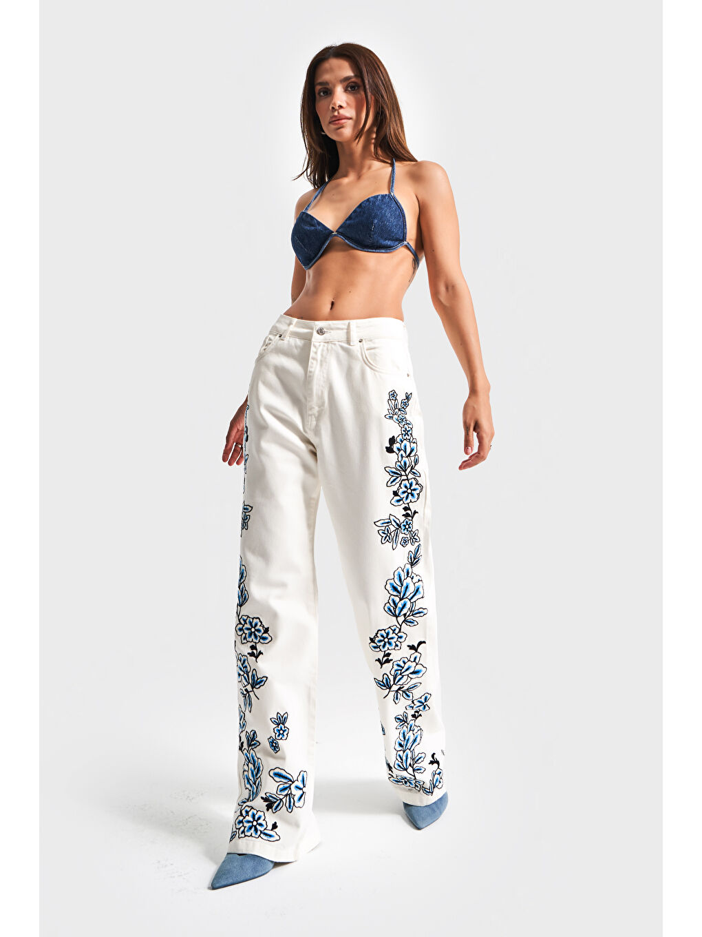 Kadın Beyaz Renk 5s5-2 Mavi Çiçek Nakışlı Straight Fit Yüksek Bel Özel Tasarım Denim Jean-2