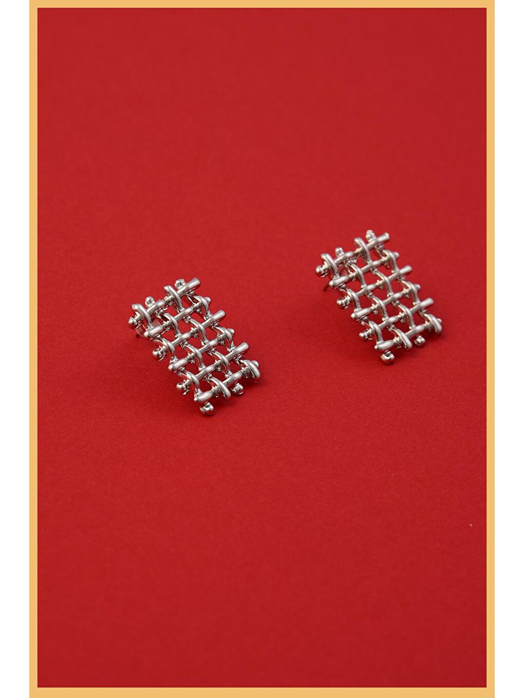 Gri Gümüş Kaplama Örme Dikdörtgen Küpe-1