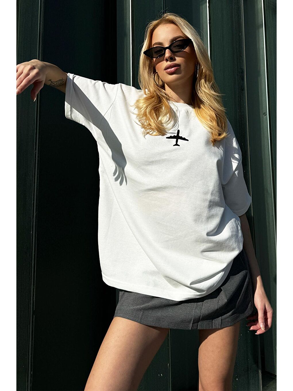 Beyaz Bisiklet Yaka Duble Kol Baskılı Unisex T-Shirt