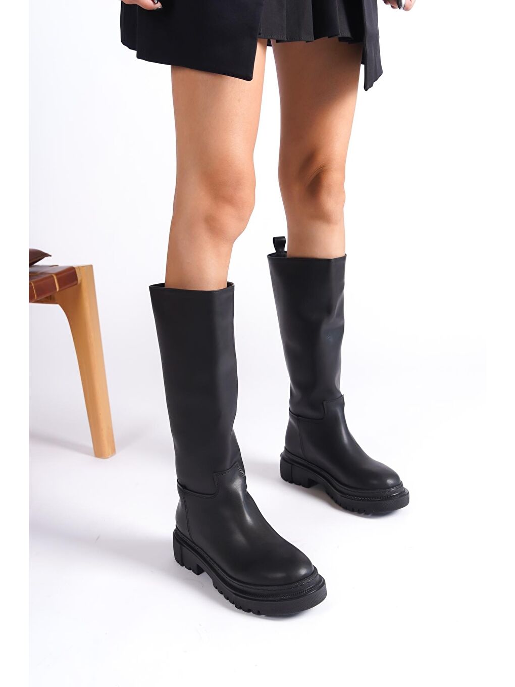 Siyah Kalın Topuklu Kadın Çizme-4