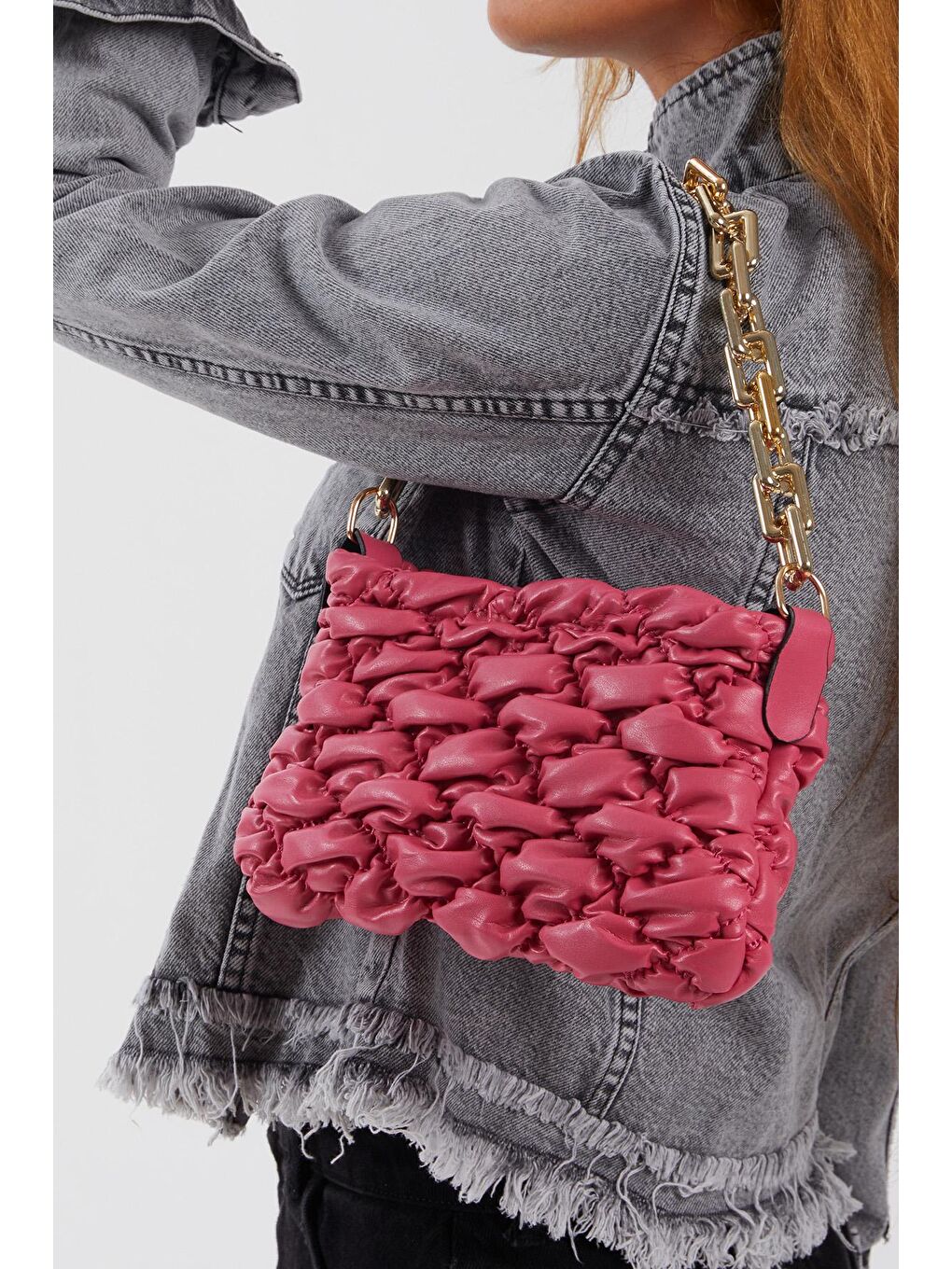Kadın Fuşya Pofidik Zincir Detaylı Nakışlı Baget Çanta-2