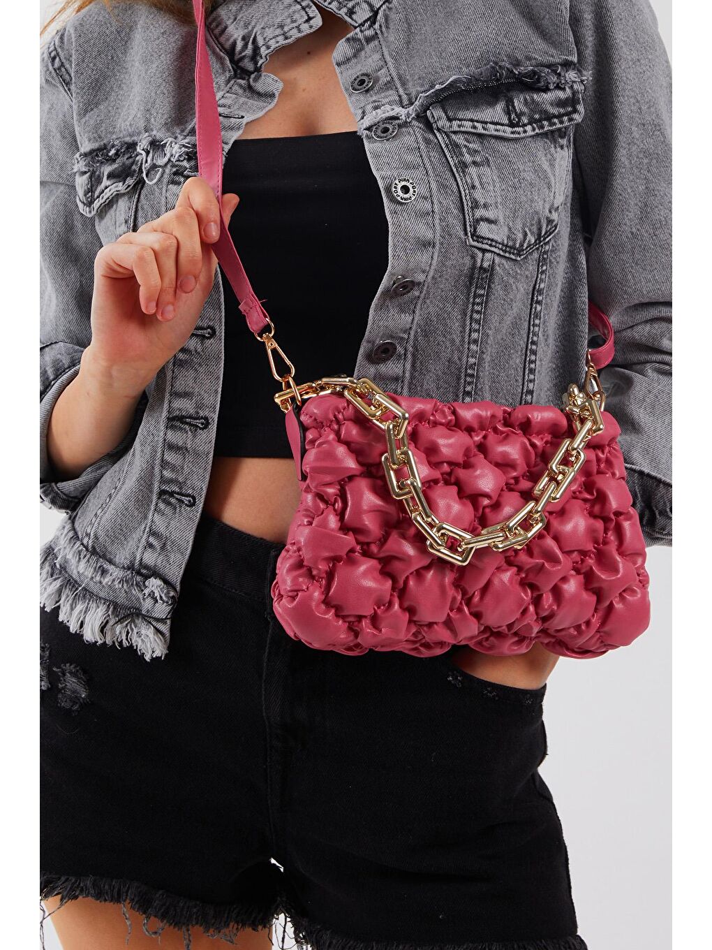 Kadın Fuşya Pofidik Zincir Detaylı Nakışlı Baget Çanta-3