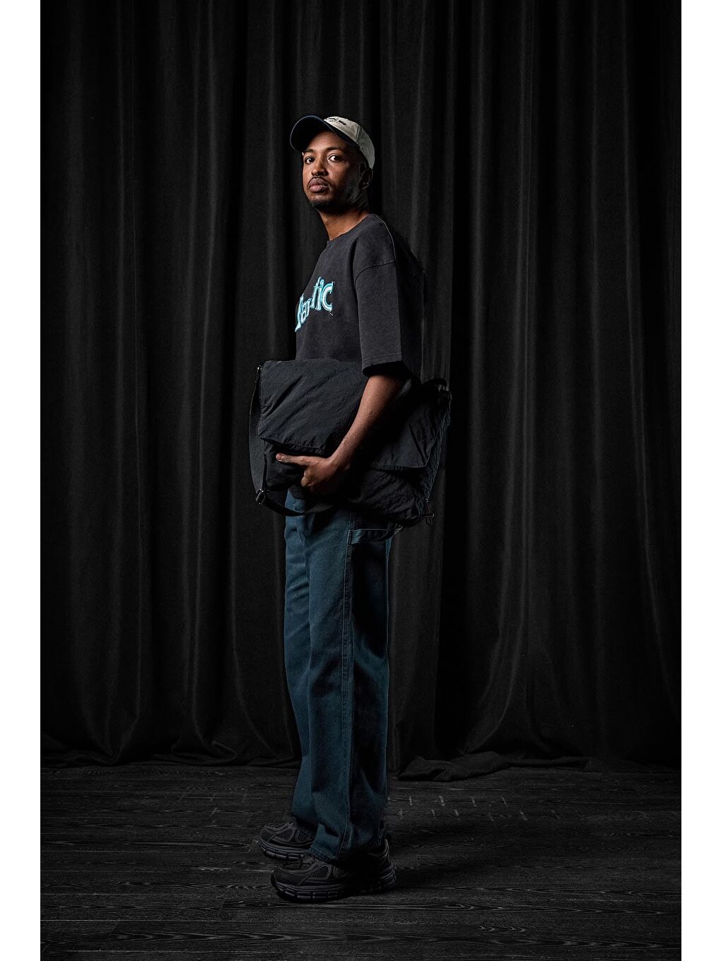 Erkek Oversize Nakışlı Yıkamalı T-Shirt Siyah-5