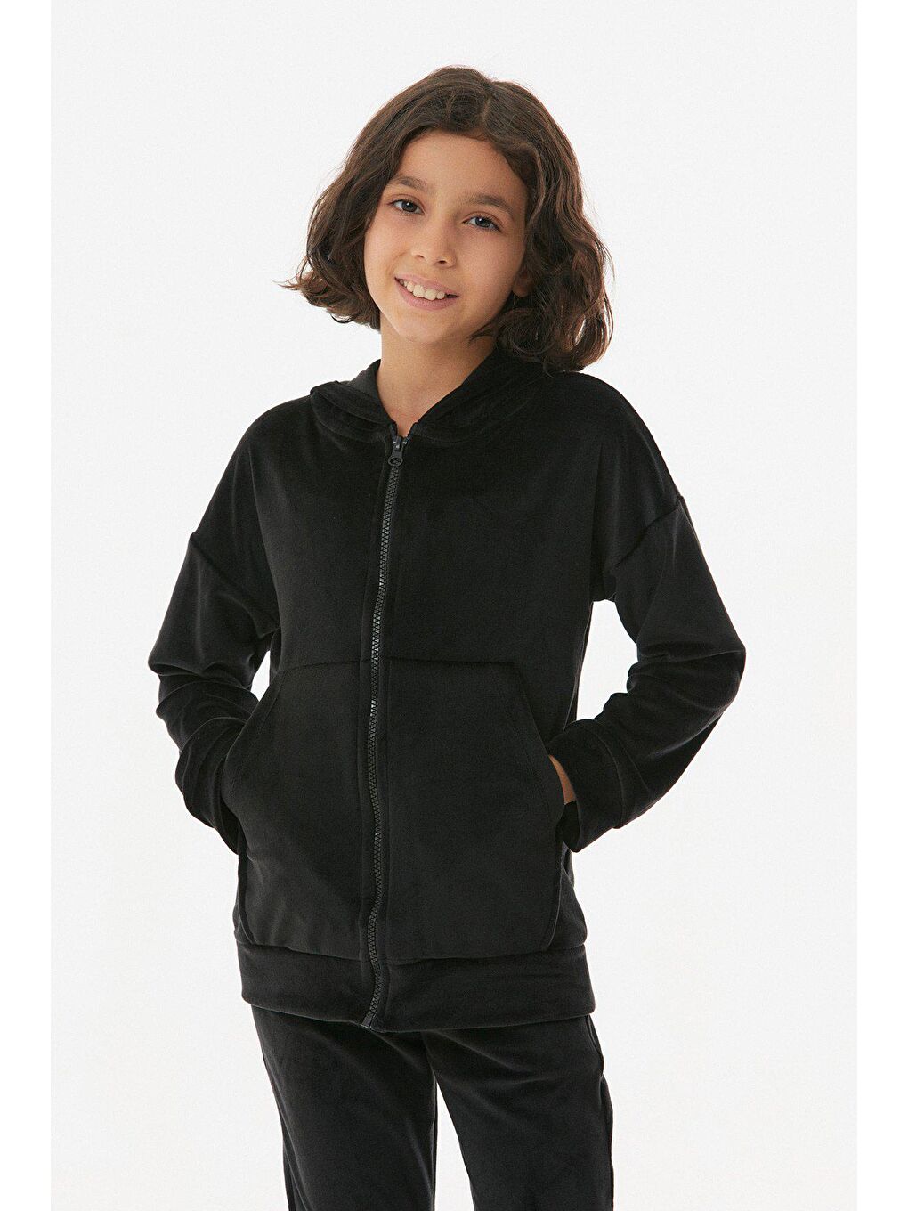 Siyah Kapüşonlu Kadife Kız Çocuk Takım-3