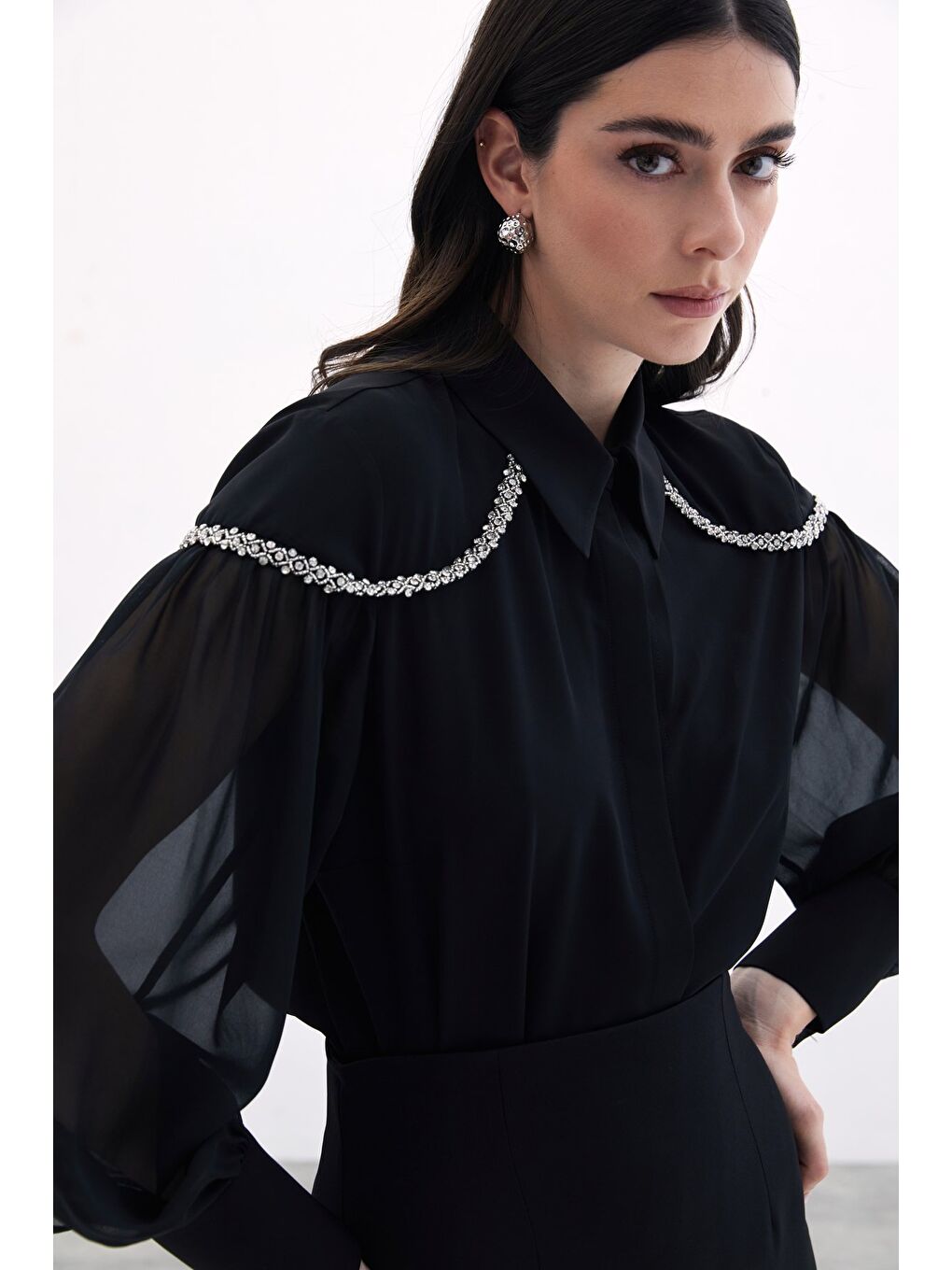 Balon Kollu Aksesuarlı Gömlek - Siyah-6