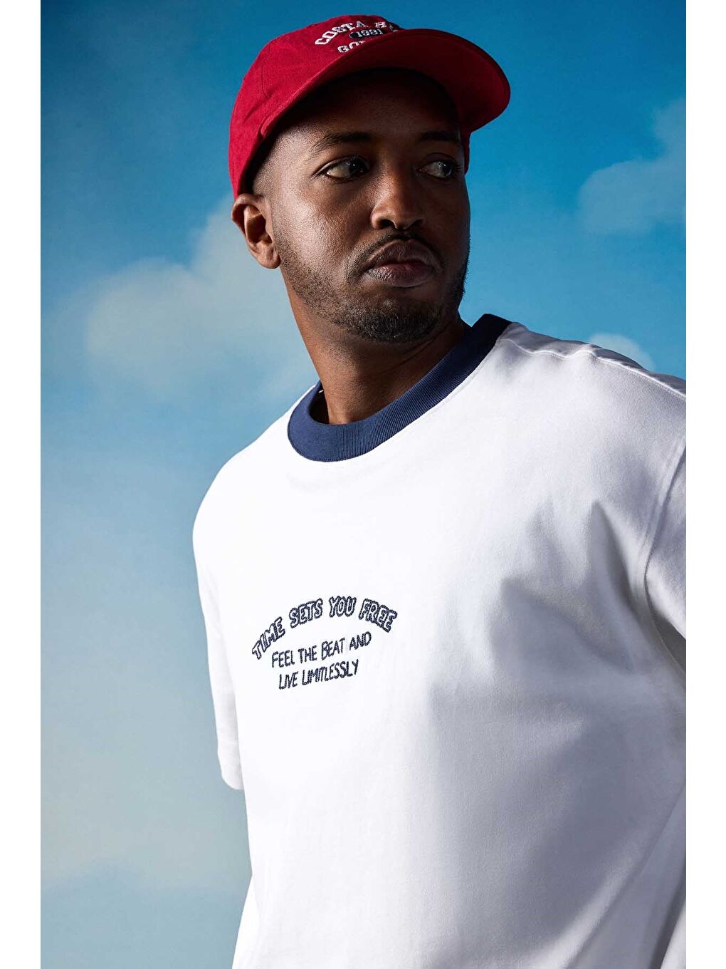 Erkek Oversize Minimal Nakış Detaylı Basic T-Shirt Beyaz / Lacivert-3