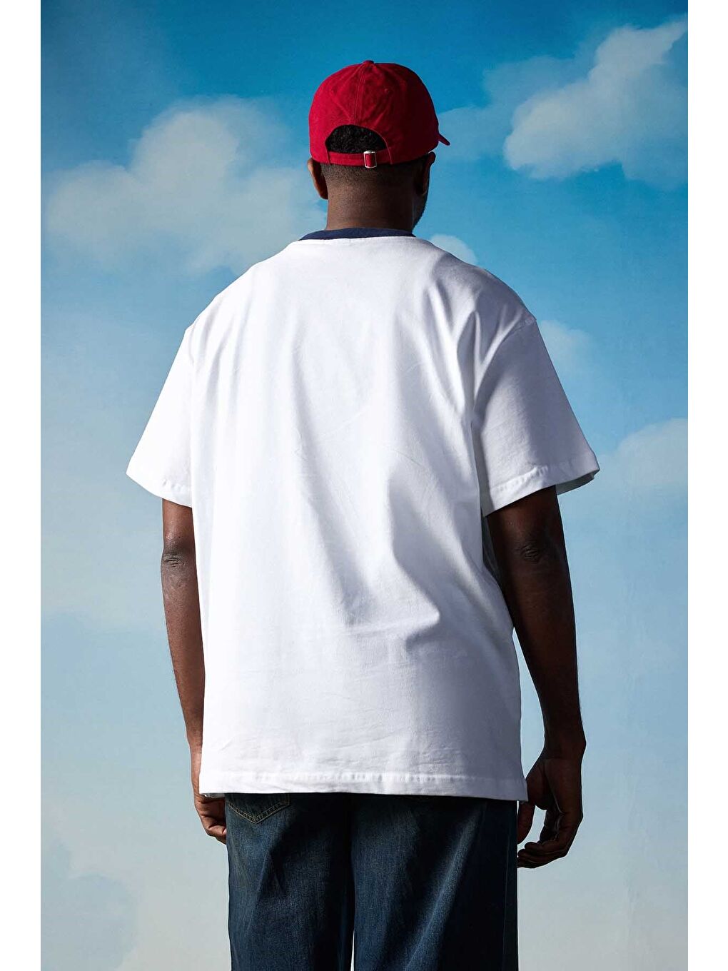 Erkek Oversize Minimal Nakış Detaylı Basic T-Shirt Beyaz / Lacivert-4