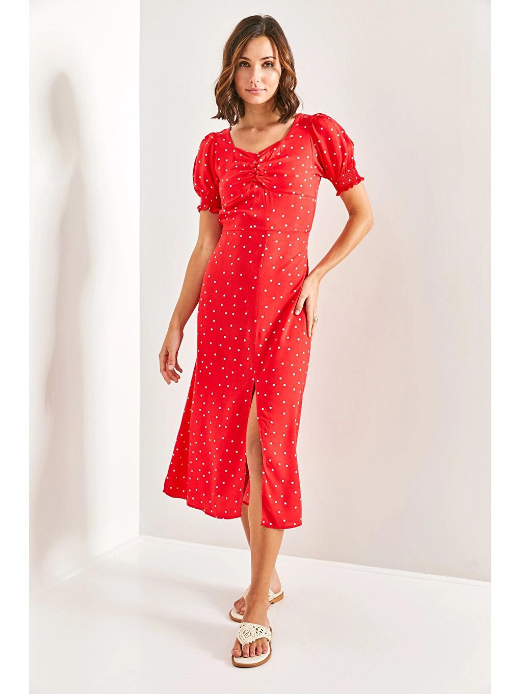 Kırmızı Kadın Önü Büzgülüi Puantiyeli Elbise-3