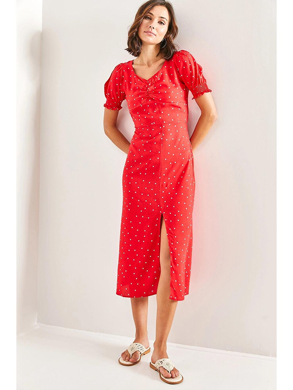 Kırmızı Kadın Önü Büzgülüi Puantiyeli Elbise-4