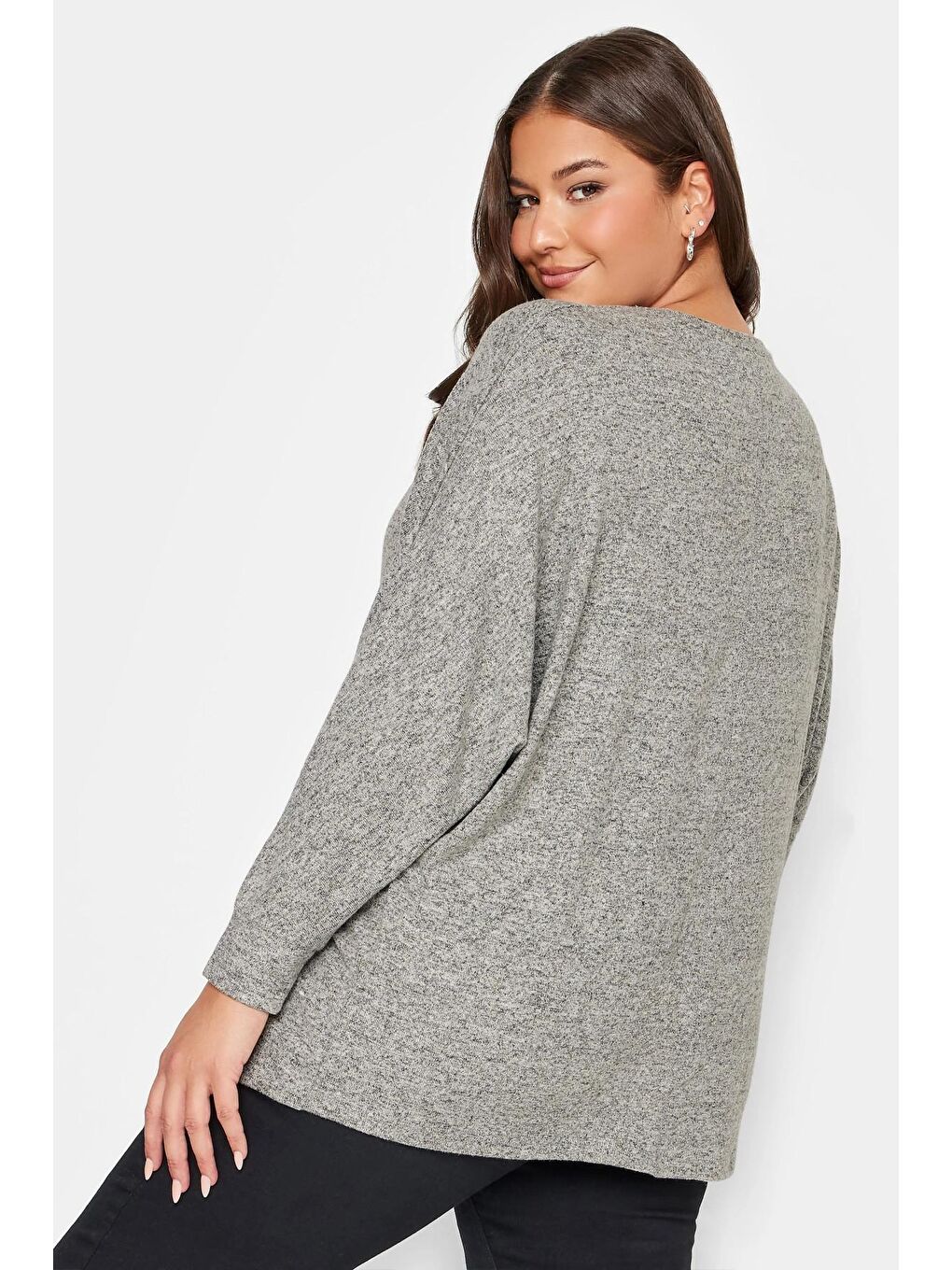 Gri Büyük Beden Önü Dikiş Detaylı Yumuşak Dokulu Örme Bluz 302600-4