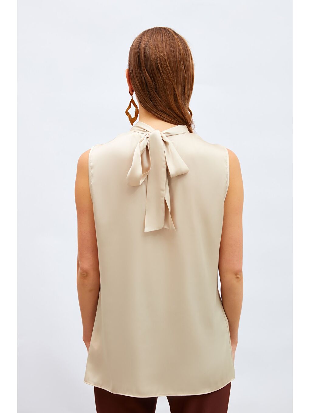 Bej Yaka Detaylı Saten Bluz - Taş-7