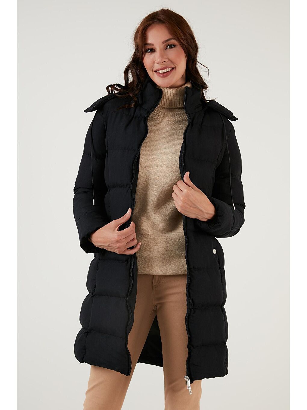 Siyah Fermuarlı Çıkarılabilir Kapüşonlu Uzun Şişme Mont 602SAHRA-2