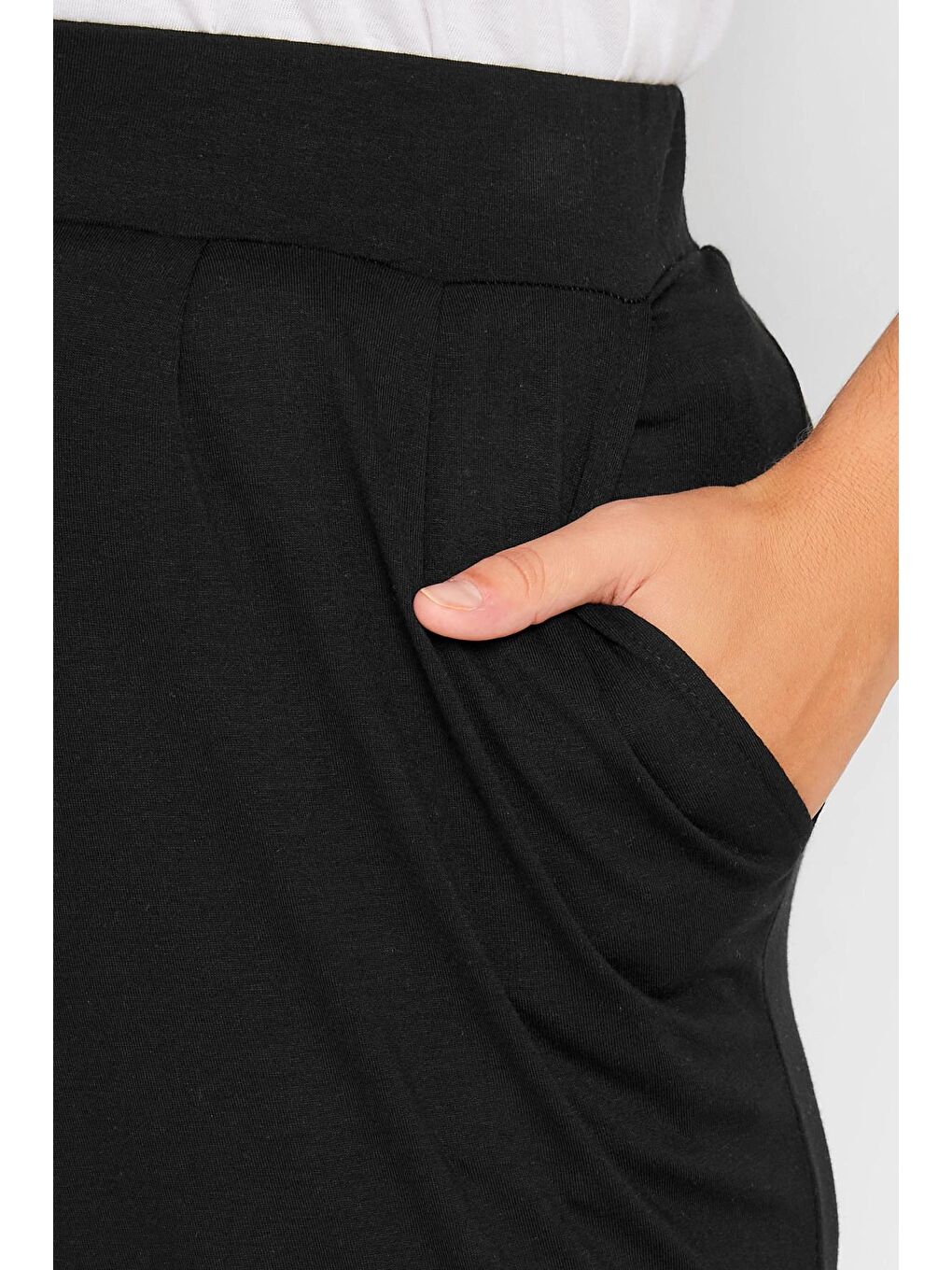 Siyah Büyük Beden Cepli Beli Lastikli Elastanlı Dar Paça Streç Pantolon 103369-3