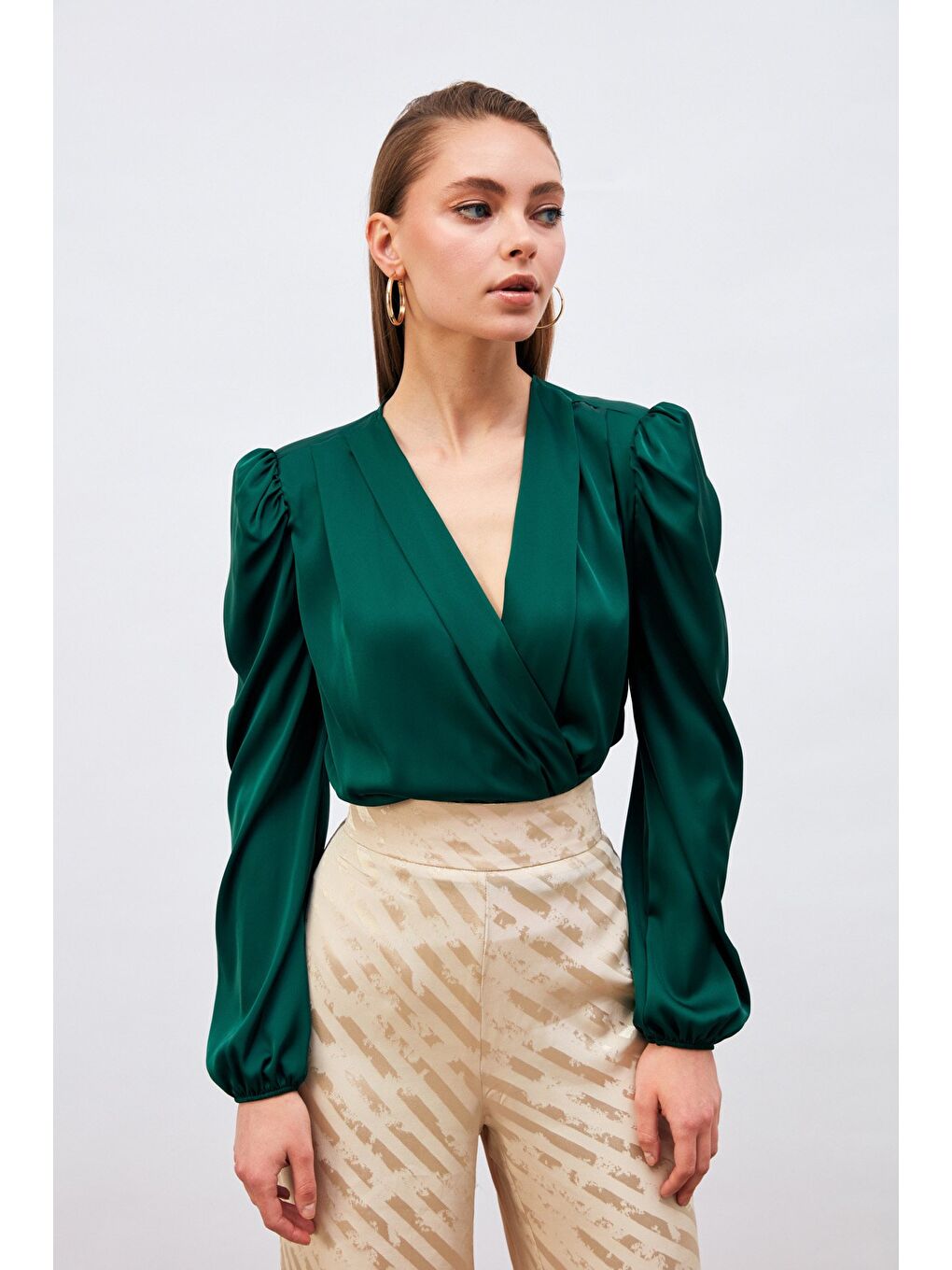 Yeşil Kruvaze Saten Bodysuit Bluz - Zümrüt-3